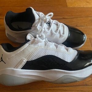 Mens Jordan 11s